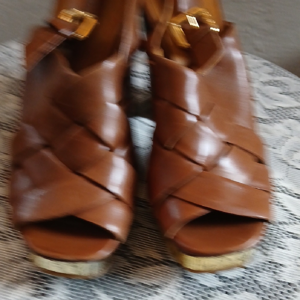 Michael Kors Brown Leather Heels with Woven Design - Picture 8 of 9